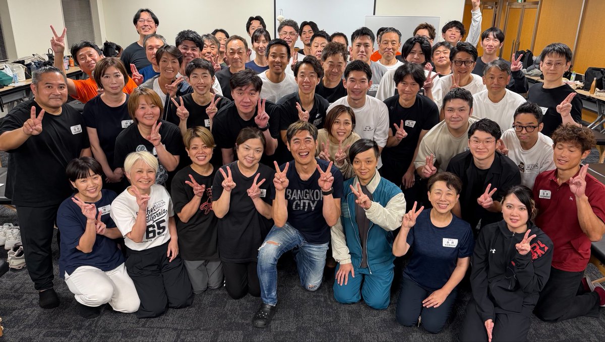 KenYamamoto7's tweet photo. 秋のKYTベーシックテクニックセミナー1発目
超満員札止め状態ですた！ https://t.co/PcnQeXeeh8