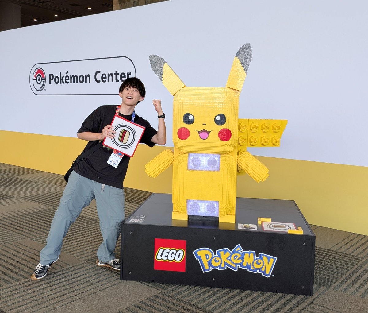 ryogomatsumaru's tweet photo. これはポケモンの世界大会に出現していた、
レゴで出来たピカチュウ⚡️

クオリティー高すぎて凄かった！！！ https://t.co/dg7kSKxzwo