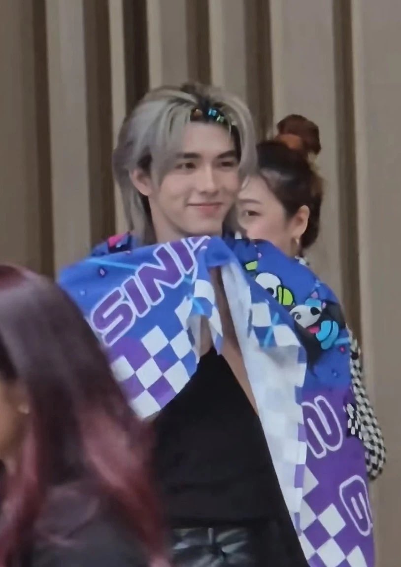 zhaojyBB0426's tweet photo. He is a teenager from the galaxy, pure, clear, gentle, and radiant.

FEEDxKHAOSOD AWARDS 2026
#FEEDxKHAOSODAwards2026xBOOM 
#BXXMRVW #RVW
@bxxm_rvw https://t.co/iqb279sJZ7