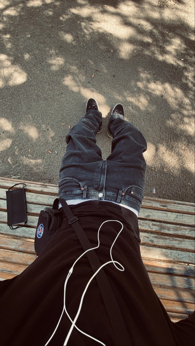 chillingmighty's tweet photo. Las las she don package me that i must go to church https://t.co/BxHlpsEJcn