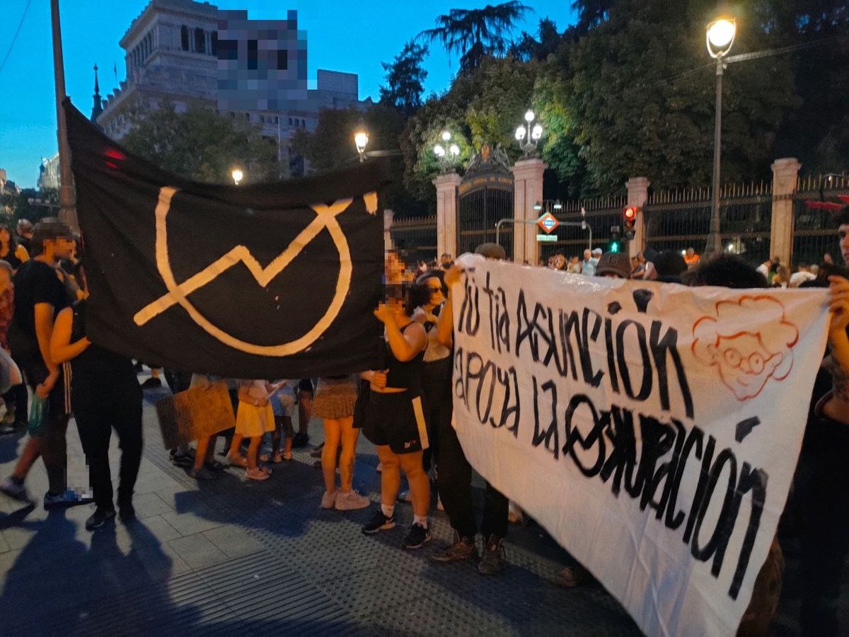 AnarquistasCL's tweet photo. Tu tía Asunción apoya la Okupación
#MaricarmenNoEstásSola https://t.co/CRjhcDHWDi
