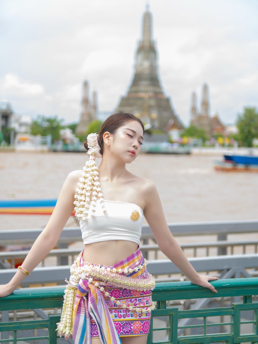 aCsjf3qEQtiI0DW's tweet photo. ขาวจัด https://t.co/kzXgku698D