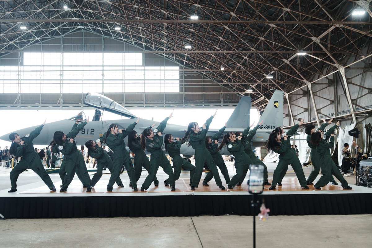 doi_soa's tweet photo. 令和８年度 #小松基地航空祭 ✈️
ありがとうございました✨

Pスーツ今年も着れて嬉しかったし、隊員の皆さんずっと見守ってくださってました🥲
がんばろう能登のワッペン嬉しかった！🌊

また来年も来れますように🫶🏻

ライブにも遊びに来てね💭

https://t.co/bhFsri55EH

#ほくりくアイドル部 https://t.co/3bHQXRb0Ml