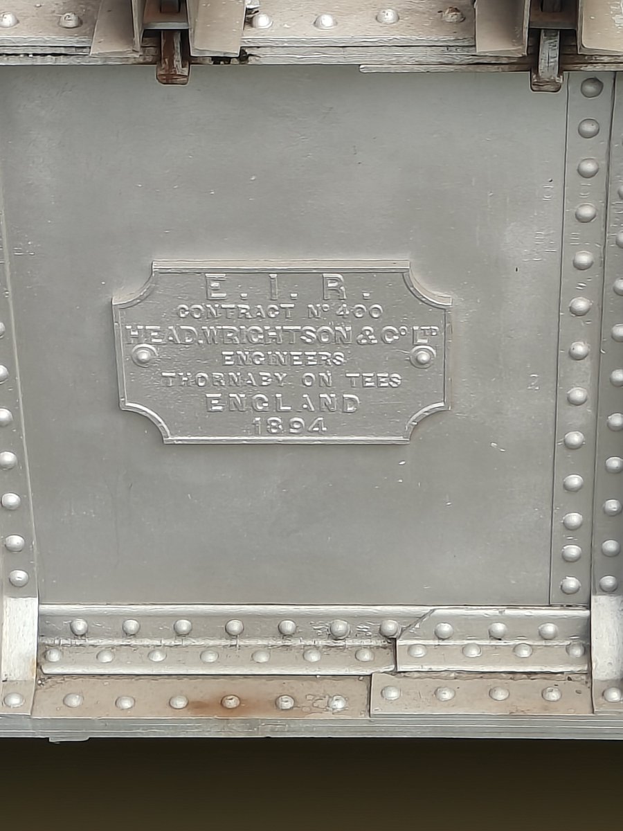 imsag_11's tweet photo. @mumbaiheritage Somewhere in railway bridge 🫡 https://t.co/rJcmbX0J5q
