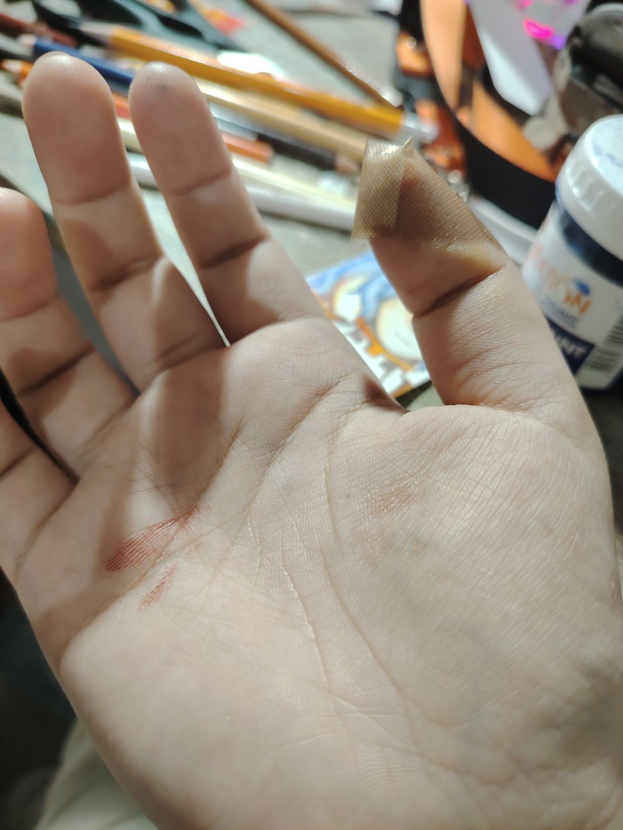 k3r0mugi's tweet photo. So I accidentalky cut my right thumb #youch
How am I gonna shower? Easy, just stick out my entire right arm and only clean the arm and don't let a single drop of water reach my hand for the time being..
(I can clean the wound later) https://t.co/qJZSyInUQP
