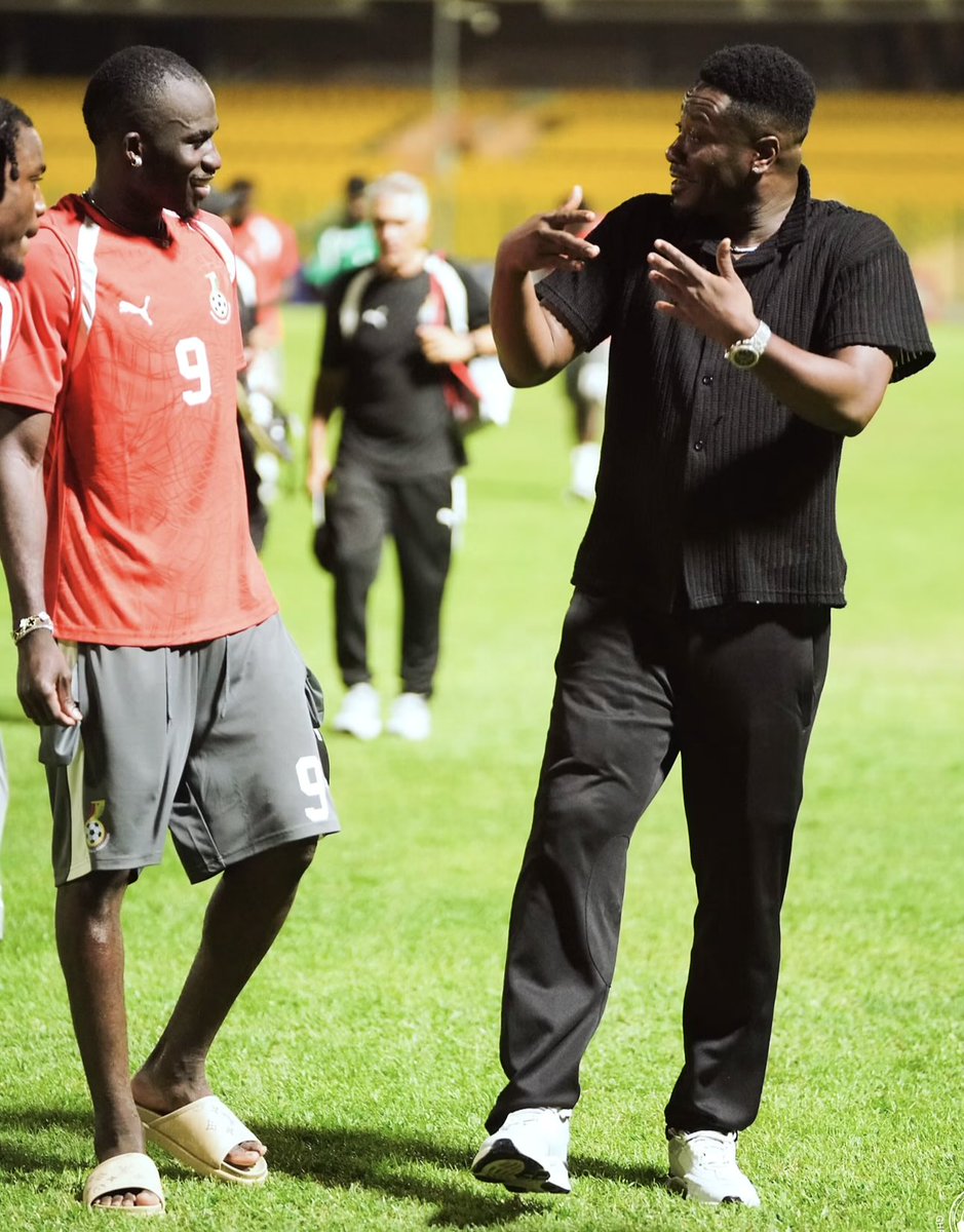 ohenegyanfelix9's tweet photo. With the legend @ASAMOAH_GYAN3 https://t.co/26kzsdizAI