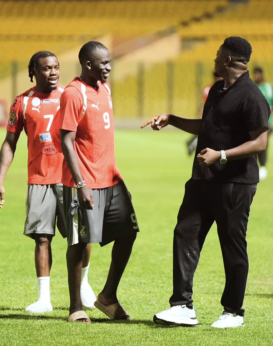 ohenegyanfelix9's tweet photo. With the legend @ASAMOAH_GYAN3 https://t.co/26kzsdizAI