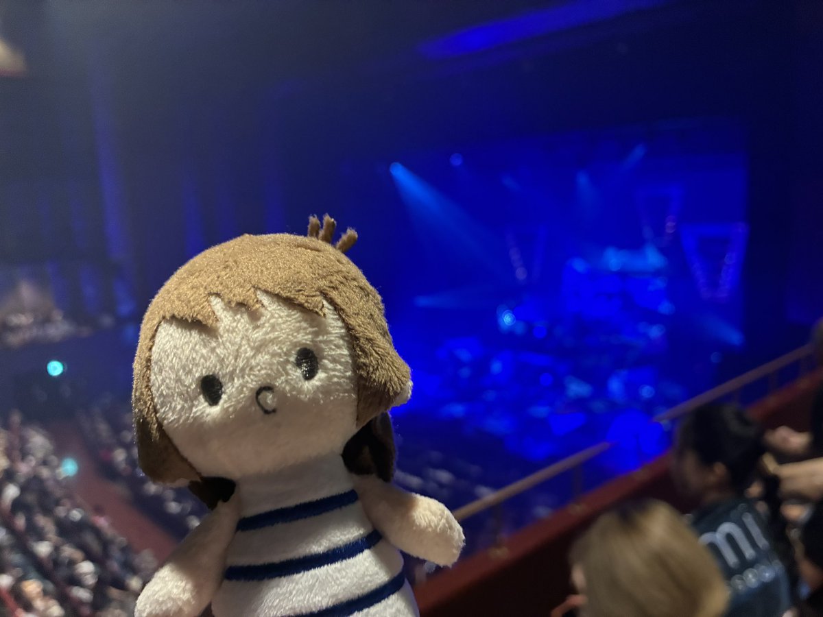 ashikusaku's tweet photo. 最高のライヴやった！🤩✨✨✨
盛り上がり半端なくて、今日筋肉痛笑😆

そして昨日帰りの電車止まって、0:30に運転再開🤣💦

帰るところもなく、カラオケでmiletちゃんの曲歌いまくった✨🤩

#milet
#miles
#Milet_ロームシアター京都 https://t.co/Hv5bj7VoKz
