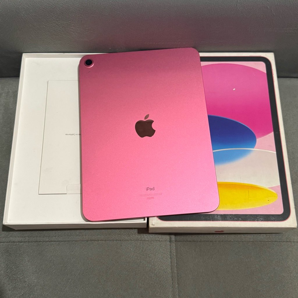 bluesk1ess's tweet photo. WTS 
Ipad Gen 10 64Gb Wifi Only (Beli di LN ya)
Bener-bener pemakaian wajar dan masih mulus karena selalu pakai case. https://t.co/cJOU2xvkUj
