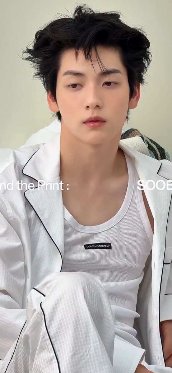 twelve05cm's tweet photo. soobin looks so cute but also so sexy but also so fucking beautiful and gorgeous I'm TWEAKING https://t.co/Wzgoqysl4v