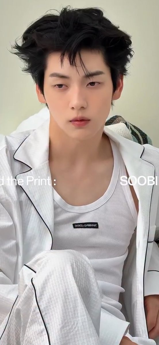 twelve05cm's tweet photo. soobin looks so cute but also so sexy but also so fucking beautiful and gorgeous I'm TWEAKING https://t.co/Wzgoqysl4v