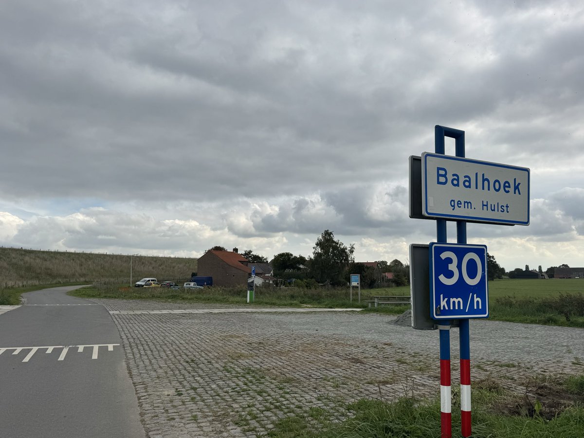 hon_joke's tweet photo. Bij #Paal aan de #Westerschelde #tSchor #restaurant en het #Watersnoodmonument aan de #Kruisstraat gisterenmiddag 
#Fietsen 
Goedemorgen wens jullie een fijne zondag toe!😘☕️👋🏼 https://t.co/lsIFZCf65A