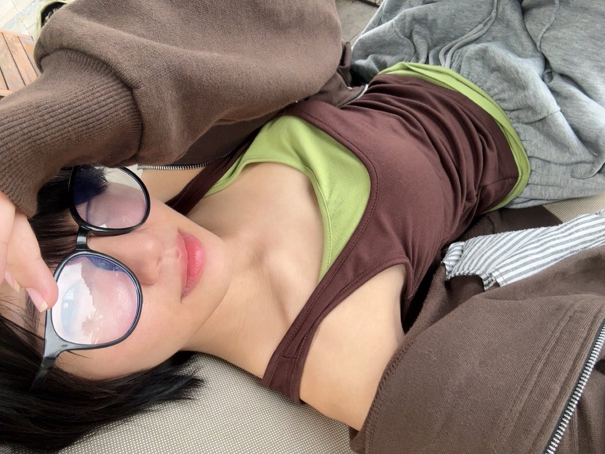sohryu_002's tweet photo. hot weather again? https://t.co/xDS914yxUu