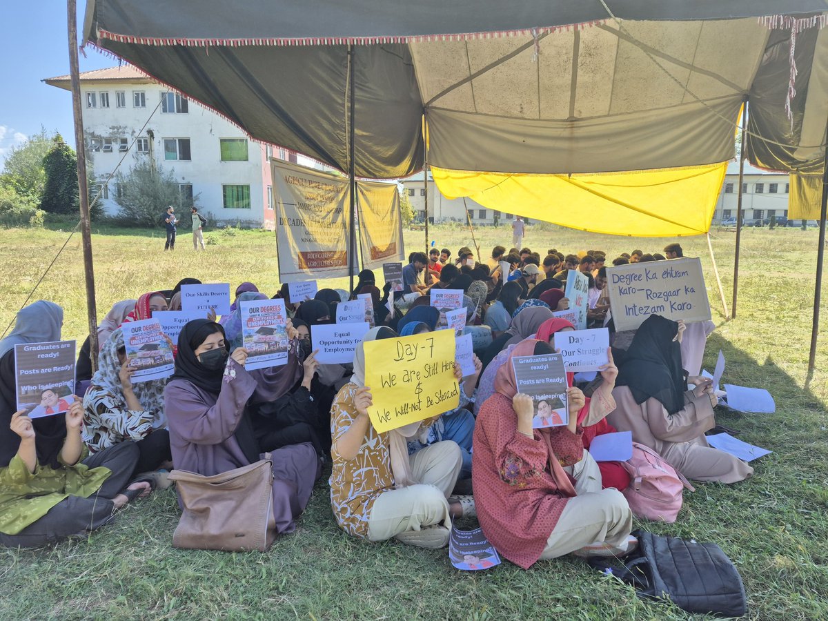 UAGA_JK's tweet photo. DAY 7. STILL HERE. STILL UNMOVED.

Seven days of peaceful protest, but our resolve only grows stronger.

Revoke SRO-433 & 442. Fill the vacant posts. Fix the recruitment system.

Our patience is not our weakness. We will not step back.@JavedDar_NC @CM_JnK @OfficeOfLGJandK @OmarAbdullah
