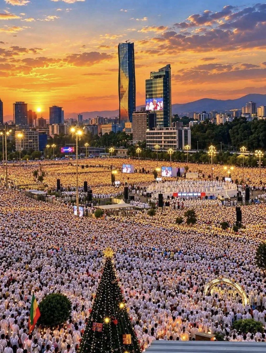 AbbichuuNagaa's tweet photo. Simply Beautiful! 

Happy Meskel. https://t.co/NNWQqmHizG
