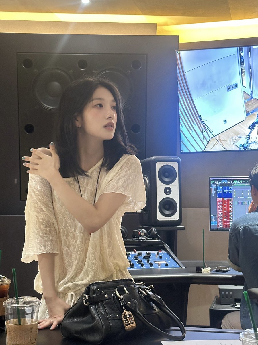 a1sgk6's tweet photo. 무물 원본 사진 대단히 감사 🙇‍♀️ https://t.co/HfHlTK0899
