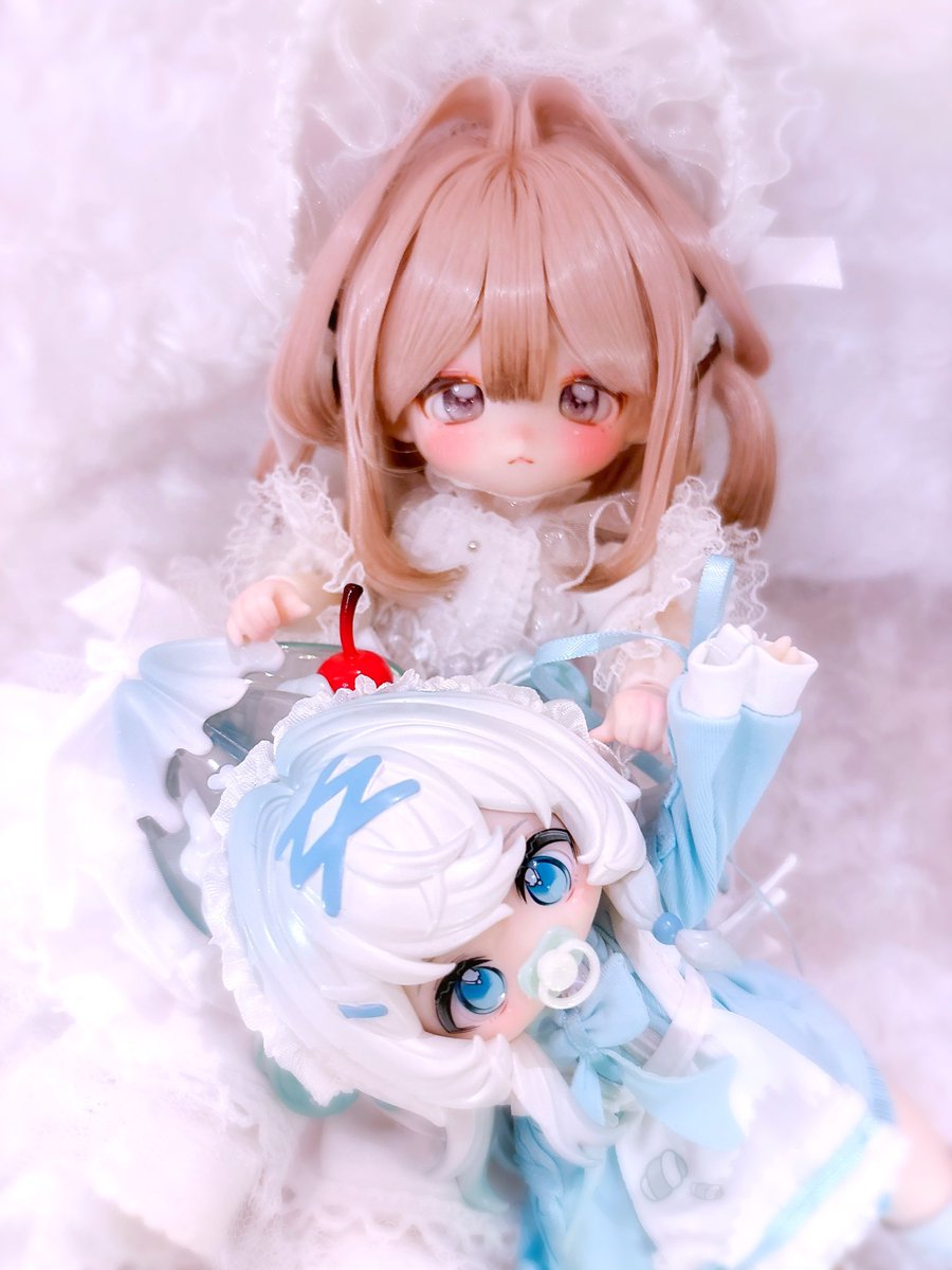 maro_chiiusagi's tweet photo. 双子ちゃん達に可愛い妹が出来て
ほくほく〜⊹꙳ ˶˙ᵕ˙˶ ⊹꙳
お姉ちゃん達によちよちされて
可愛いねぇ🤭💞

#おりこう少女
#姫縫
#ちまどーる
#萌叽甜心 https://t.co/VIH1IdVj67