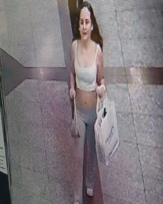 FreyjaBakke's tweet photo. Have you seen Hermione who is missing from Kent but was last seen in Hastings?

The 14-year-old was last seen on Friday 25 September at around 11am.

Hermione is 5'3 with straight brown hair, and was wearing a hoodie, grey tracksuit bottoms and a beige bag.

If you see her, or have any information of her whereabouts, please call 101 quoting serial 652 of 25/09.
#Hastings 
#Kent 
#Missing