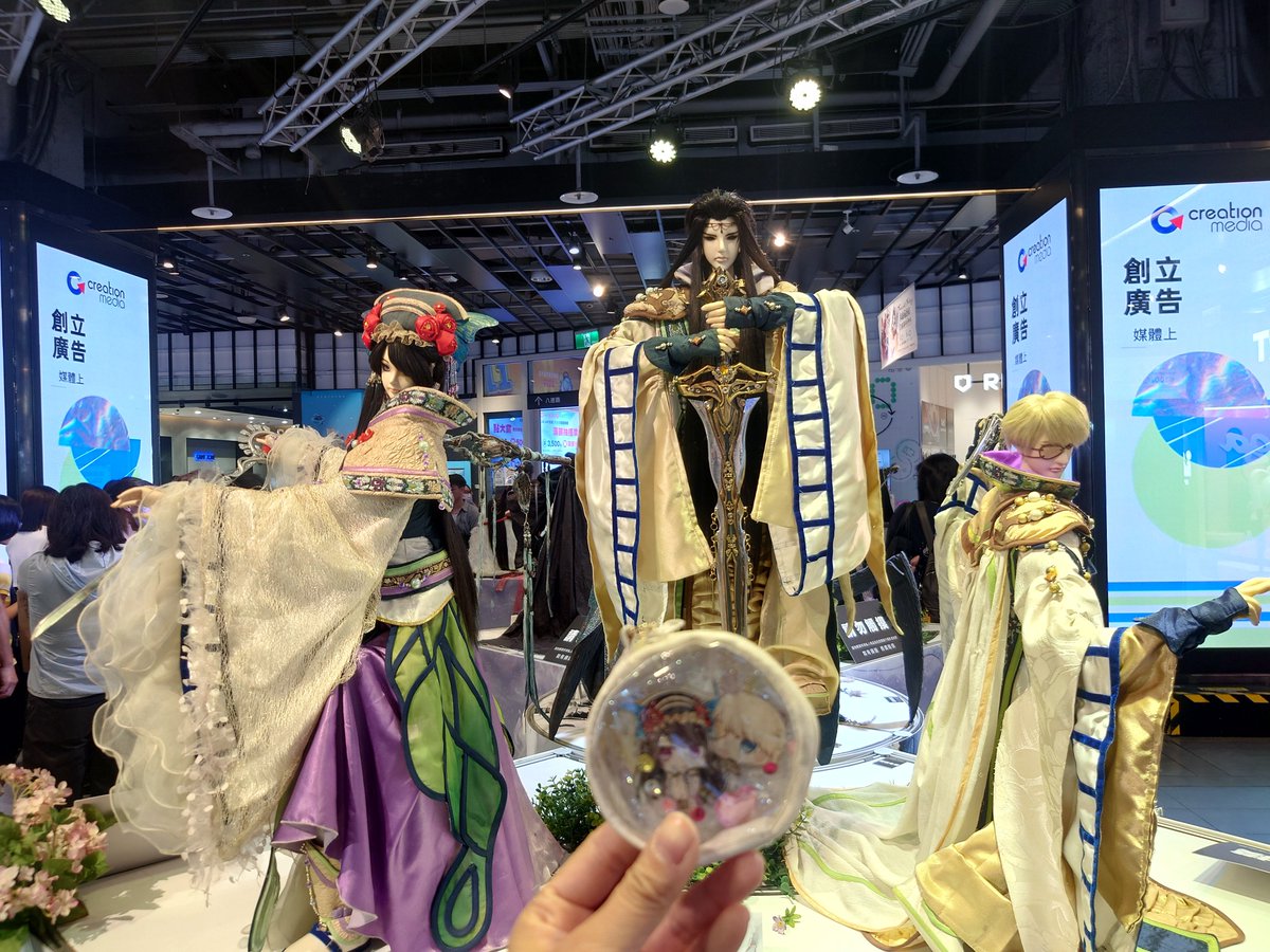 sgbsr2005's tweet photo. 丹家集合太溫馨了🥹🥹
只活了一集的丹衡大哥也有同框機會😭
丹翡真的很可愛~ https://t.co/XJIJTxnWPX