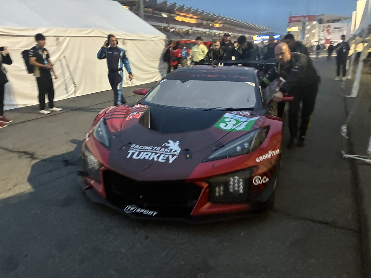 takeru_bianchi's tweet photo. 車検場は今年も楽しかった https://t.co/lciToOTwnr