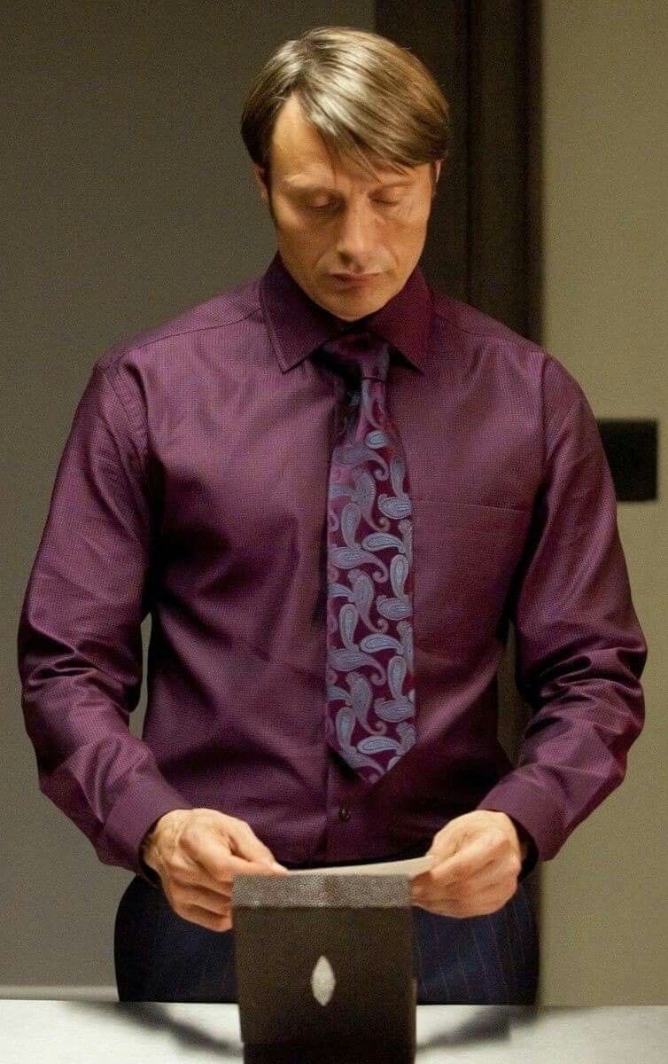 butchesofcain's tweet photo. hannibal lecter and lee holloway with their purple outfits ♡ ♡🐰 https://t.co/9Lvt9Rk0Wm