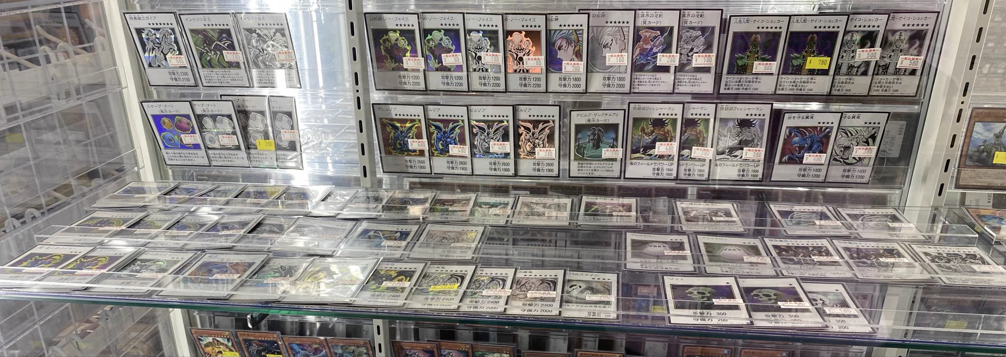 トレカボム大阪日本橋店2F 遊戯王、YGサプライ、デュエマ サプライ on