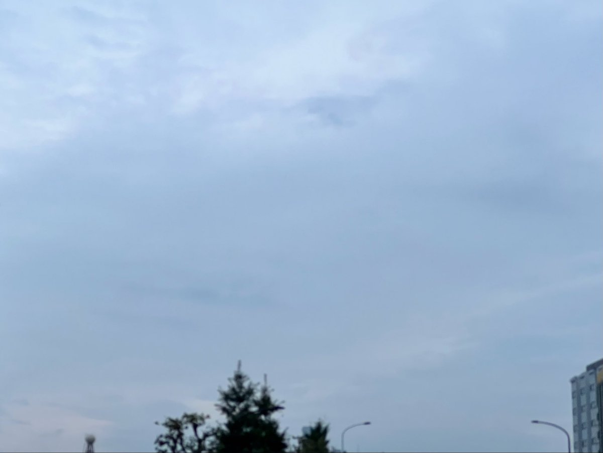 DeepBlueSky1126's tweet photo. Sunday, Sep 27 2026
#東京の日の入り 17:32
#Sunset_in_Tokyo at 17:32
#Todays_evening_sky.
あいにくの…☁️
時々…☂️
#かこそら
#空を見上げれば
#Good_location https://t.co/7dP8LofNrL