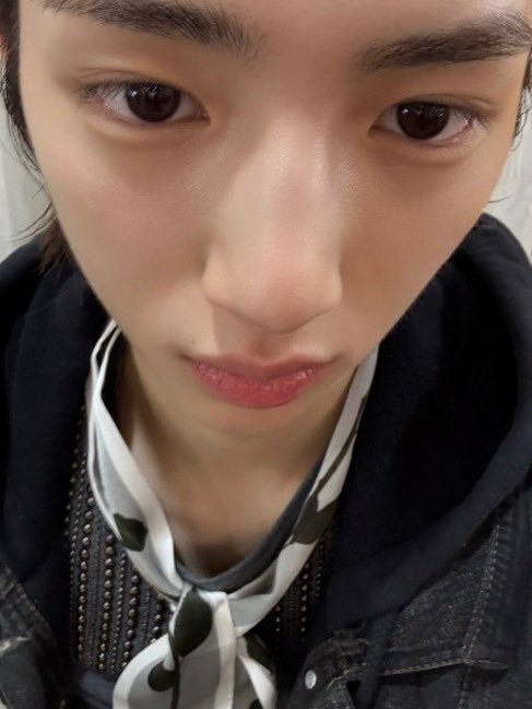 kejunation's tweet photo. "Karena dia emang gak mau diframing cute"

Juhoon dengan kesadaran penuh : https://t.co/FdD5Kwzezl