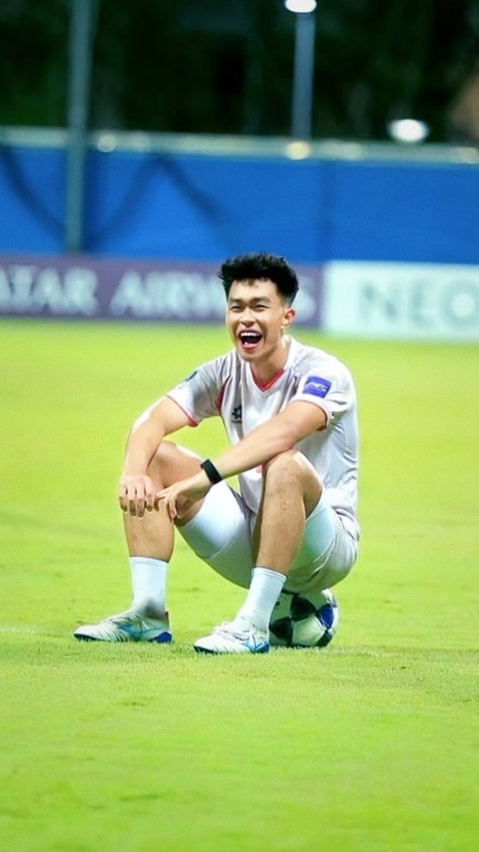 TrangXinhGaiDay's tweet photo. Cười gì mà tươi thế 😆 https://t.co/nBMTeOpbkh