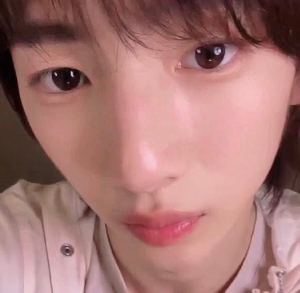 kejunation's tweet photo. "Karena dia emang gak mau diframing cute"

Juhoon dengan kesadaran penuh : https://t.co/FdD5Kwzezl