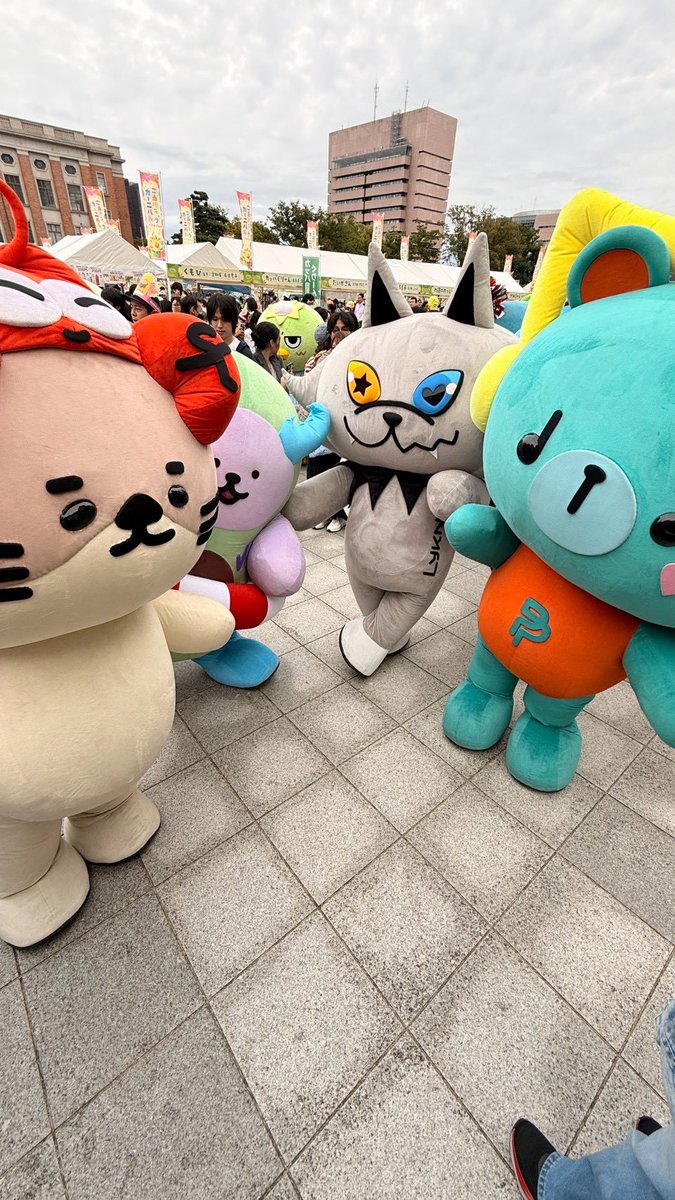 permpoon_GMMTV's tweet photo. ピパームにとってはいい二日間だったよ！たくさん友達も出来て、本当にみんなに会えて嬉しかった！

เปนฉองวันที่พิเพิ่มสนุกมากเยยค้าบบบ ได้เจอเพื่อนใหม่และอุนย่าอุนยายที่น่ารักทุกคนเยย ดีใจที่ดีเจอทุกคนน้าาา　

#PERMPOON
#ご当地キャラカーニバル
#GMMTV https://t.co/ZilEgOoEcc