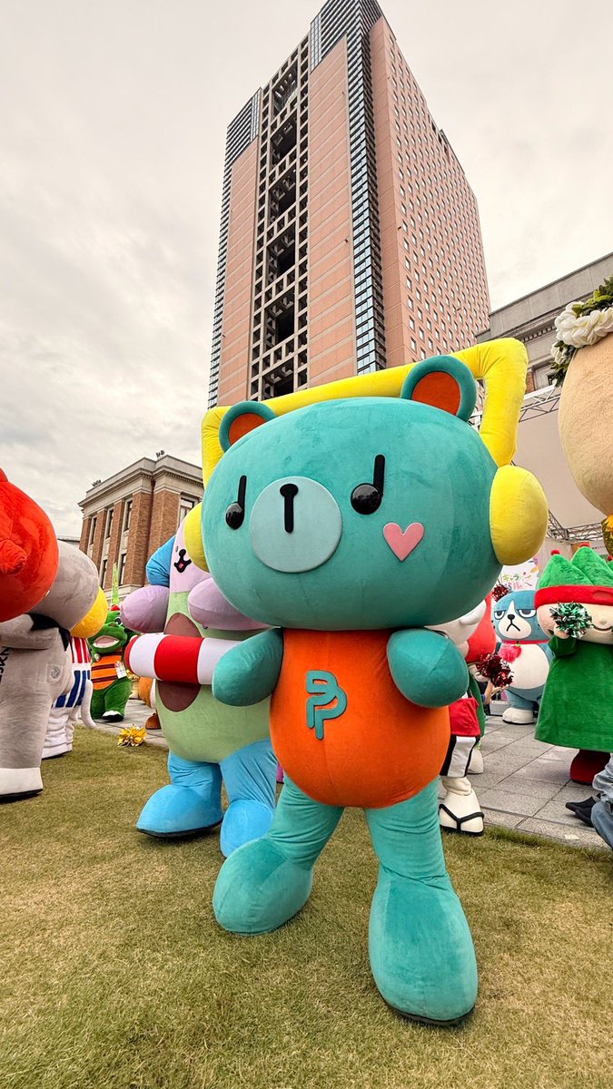 permpoon_GMMTV's tweet photo. ピパームにとってはいい二日間だったよ！たくさん友達も出来て、本当にみんなに会えて嬉しかった！

เปนฉองวันที่พิเพิ่มสนุกมากเยยค้าบบบ ได้เจอเพื่อนใหม่และอุนย่าอุนยายที่น่ารักทุกคนเยย ดีใจที่ดีเจอทุกคนน้าาา　

#PERMPOON
#ご当地キャラカーニバル
#GMMTV https://t.co/ZilEgOoEcc