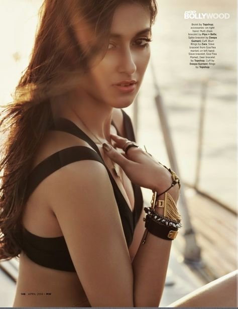 GlamButy's tweet photo. SwimWear Pics Gallery 6
 #KarishmaSharma
#PoojaHegde #IleanaDcruz https://t.co/7ZxkOos49b