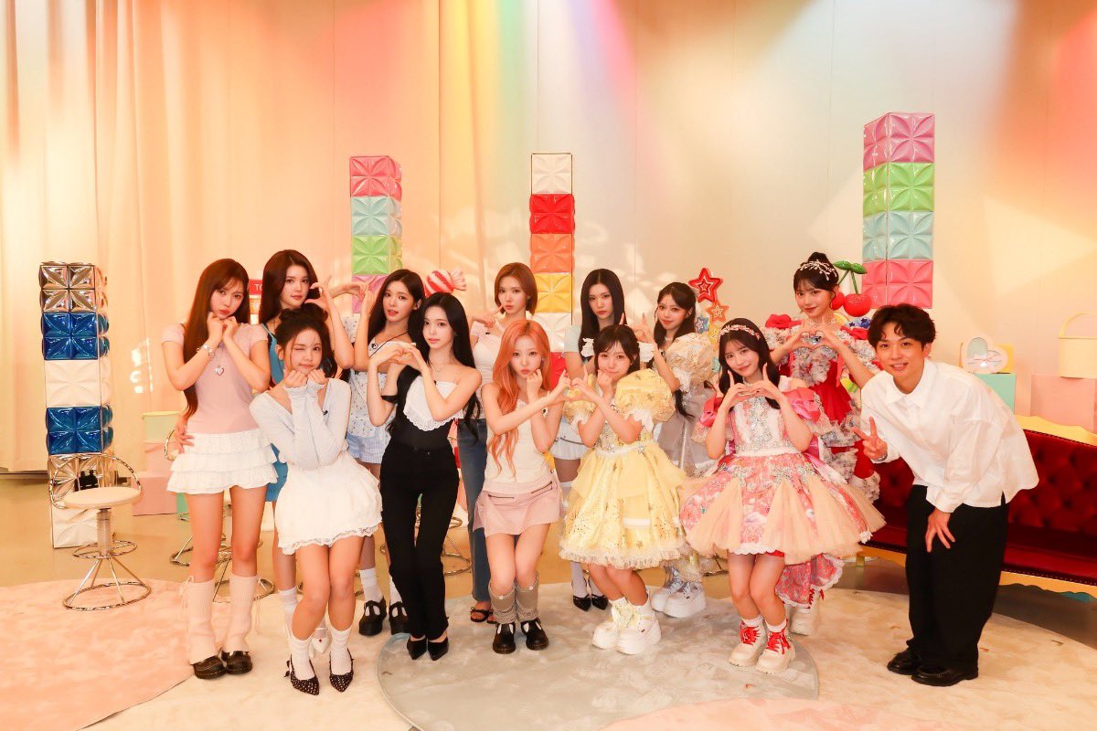 H2H_JPtechbase's tweet photo. 📅 今週のHearts2Hearts（9/28〜10/4）の予定です。

日本の予定には🇯🇵、海外の予定には🌐のマークがついてます。
※記載している時間はすべてJST/KSTです

✅️締切（お見逃しなく）
⏰ 10/4(日) ～23:59 🇯🇵 Hearts2Hearts JAPAN 1st Fan Event “READY! S2U” 一般先行（抽選）  申込 最終日

🎤 出演・イベント
📅 10/1(木) 🇯🇵 2aN Strawberry Sweets Collection
📅 10/2(金) 🌐 Spotify CLOSER
📅 10/3(土) 🌐 SMTOWN RUN CLUB 26 スペシャルステージ
📅 10/3(土) 🌐 『Lemon Tang』発売記念ビデオコールイベント（MUSICART）

📺 メディア
📅 9/29(火) 00:15 🇯🇵 テレビ朝日「START UP! ドリームエンタ」
📅 10/3(土) 11:00 🇯🇵 『デザート キャッチ！ティニピン』第14話 主題歌

🔽今後、予定の追加や変更があれば『H2H-Link』のカレンダーに適宜反映します。
🔗 https://t.co/4kiNZN1HqM

#Hearts2Hearts #하츠투하츠 #H2H