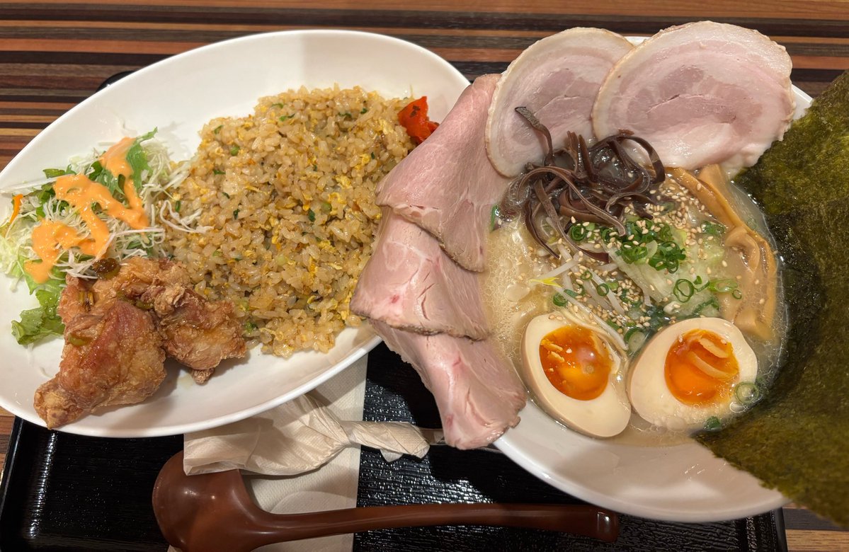 pirahu001's tweet photo. ラーメンうめえ！ https://t.co/dgtVUMV6fb