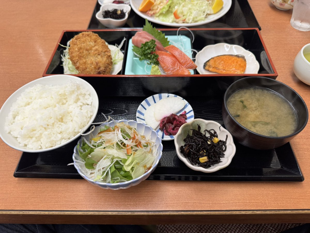 200CROSS200's tweet photo. 今宵の晩御飯は日本亭さんになりました〜

🍚(*´∇｀*)ノ✨ https://t.co/VefZhUxtNW