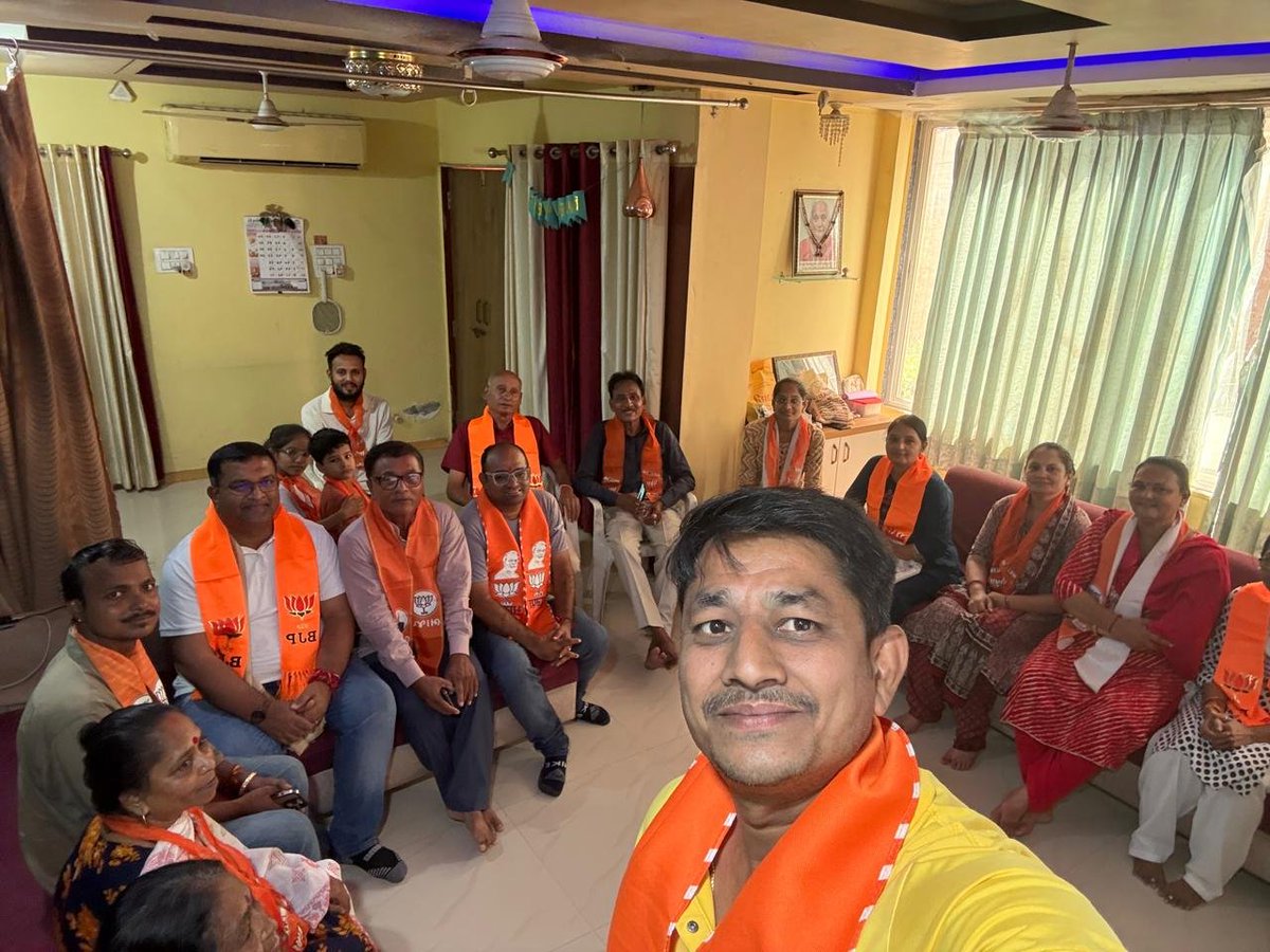 adityapatel1980's tweet photo. વોર્ડ નં. 14ના બુથ નં. 193, ચોખંડી, ચંપાગલી ખાતે આદરણીય વડાપ્રધાનશ્રી નરેન્દ્રભાઈ મોદીના ‘મન કી બાત’ના 138મા સંસ્કરણનું આયોજન કરવામાં આવ્યું.
આ પ્રસંગે ઉપસ્થિત રહી માનનીય વડાપ્રધાનશ્રીના પ્રેરણાદાયી વિચારો અને માર્ગદર્શનને સૌ કાર્યકર્તાઓ સાથે નિહાળી પ્રાપ્ત કર્યું.

#MannKiBaat https://t.co/aLOQAHclP9