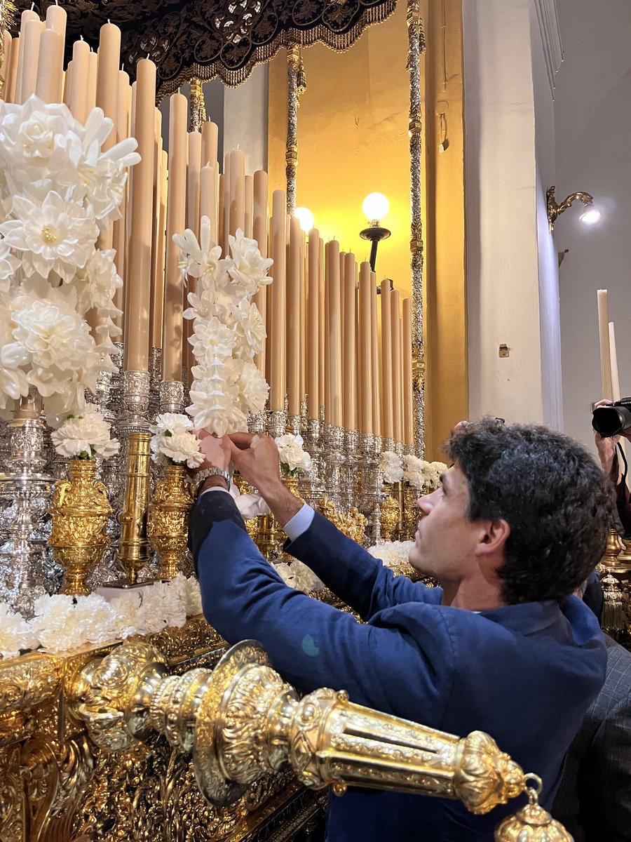 hdadsbernardo's tweet photo. ⚫️🟣 #TorerosdeSanBernardo | La Hermandad de San Bernardo felicita a N.H.D. @pabloaguadocom, por su triunfo y apertura de la puerta del príncipe de la Real Maestranza de Caballería durante esta Feria de San Miguel de 2026. https://t.co/QaUdX4tEQy