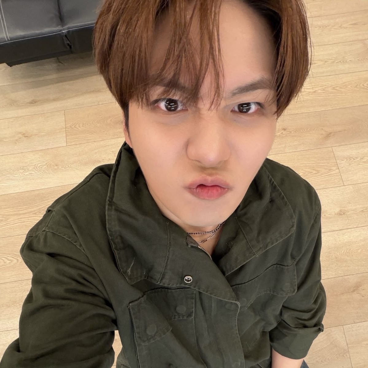 oweyau's tweet photo. kaya siapa sih suka selfie pout &amp; angle atas gitu https://t.co/teF6nULFA8
