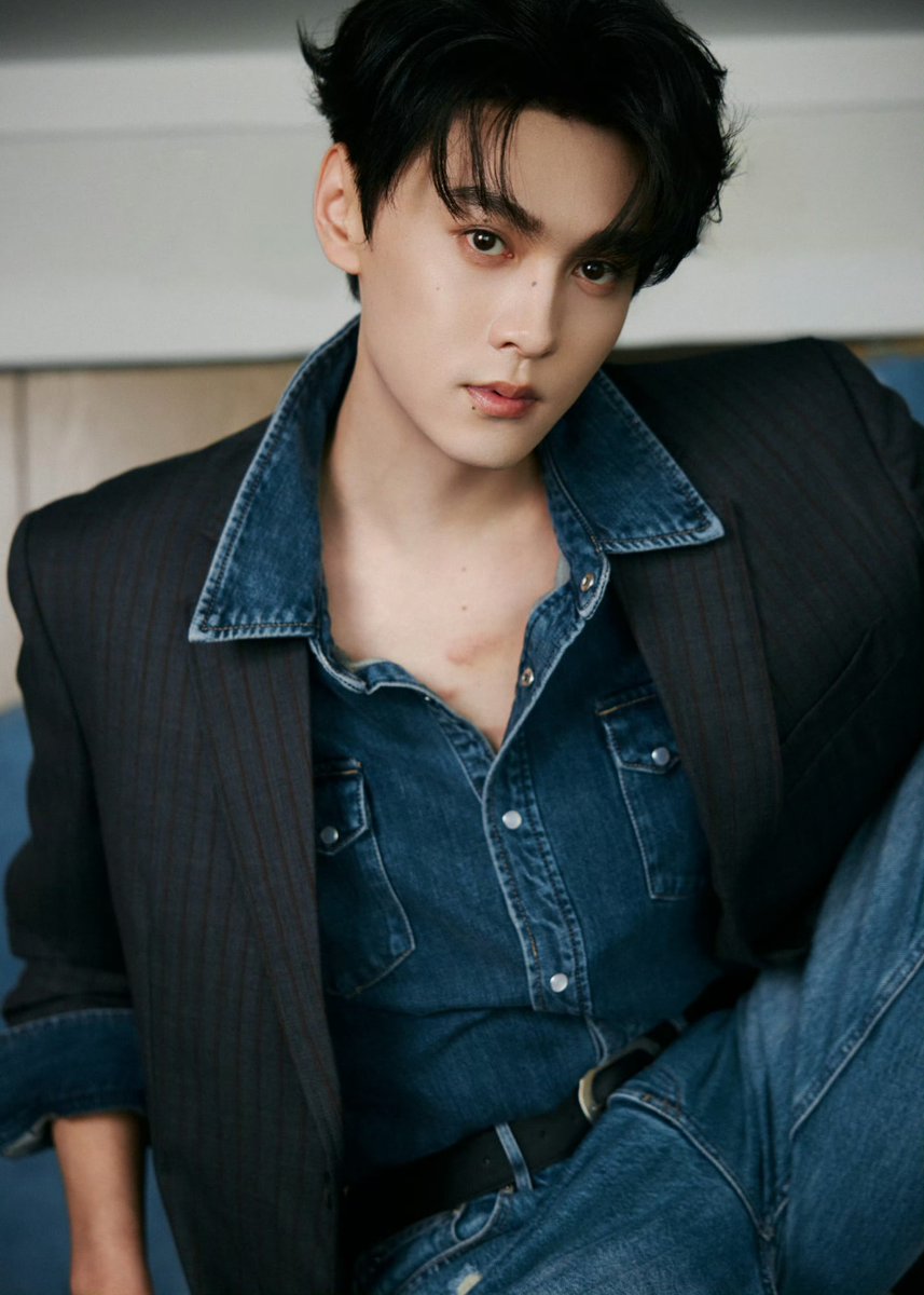 txning__'s tweet photo. 매년 더 잘생겨지는 거 실환가 https://t.co/lcZyKVCYeQ