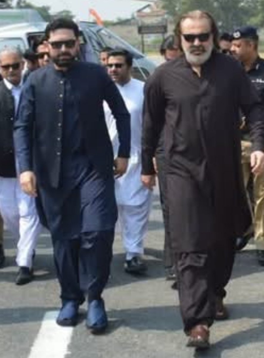 khurramzeeshan's tweet photo. پی ٹی آئی ایک ہو تو چاہے گورنر راج لگے یا مارشل لا، کوئی فرق نہیں پڑتا۔
الحمداللہ 💪💪💪 https://t.co/eaCnv6vTNQ