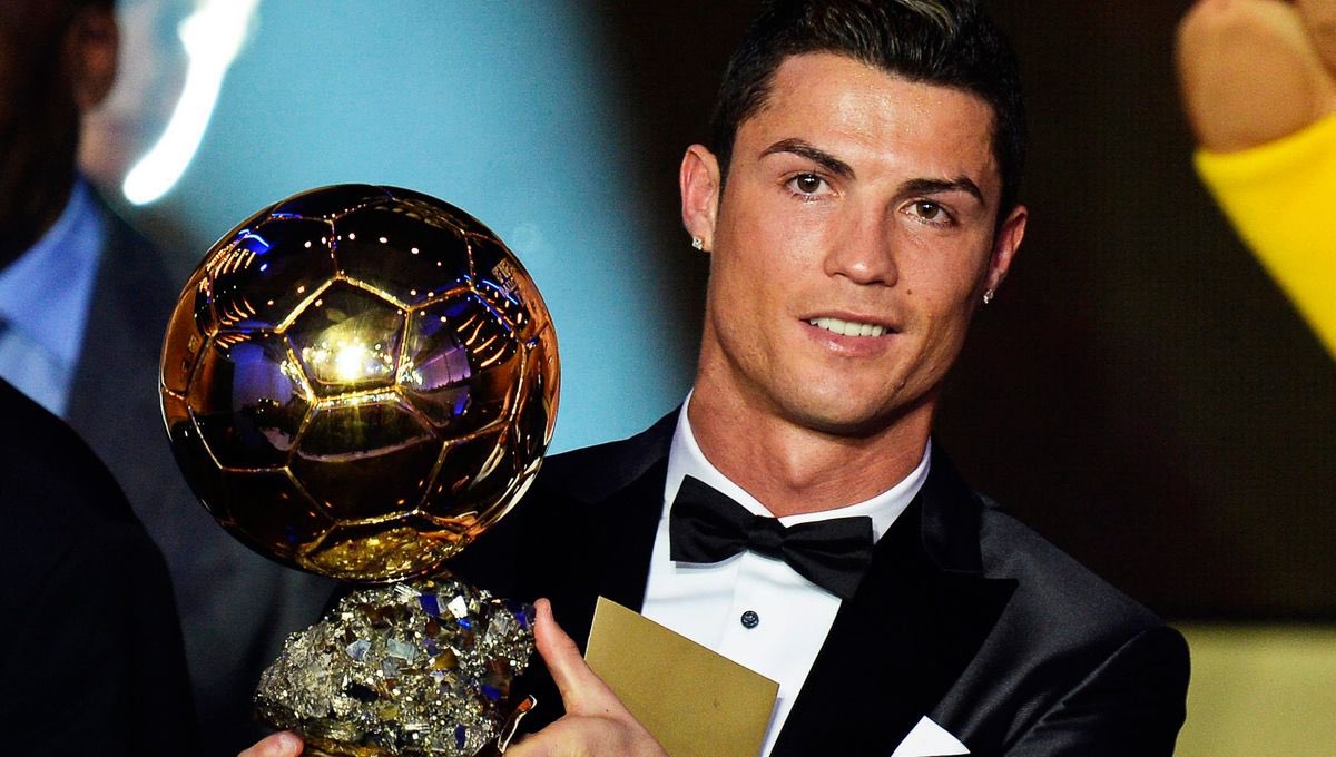 mbappeworld98's tweet photo. Cristiano Ronaldo won the Ballon d’Or in 2013 without team trophies.
So yes, history has already shown it: collective trophies are not everything when individual greatness is undeniable.

Mbappé has done enough.
Mbappé Ballon d’Or. 👑🌕 https://t.co/Ce7BzRUjGS