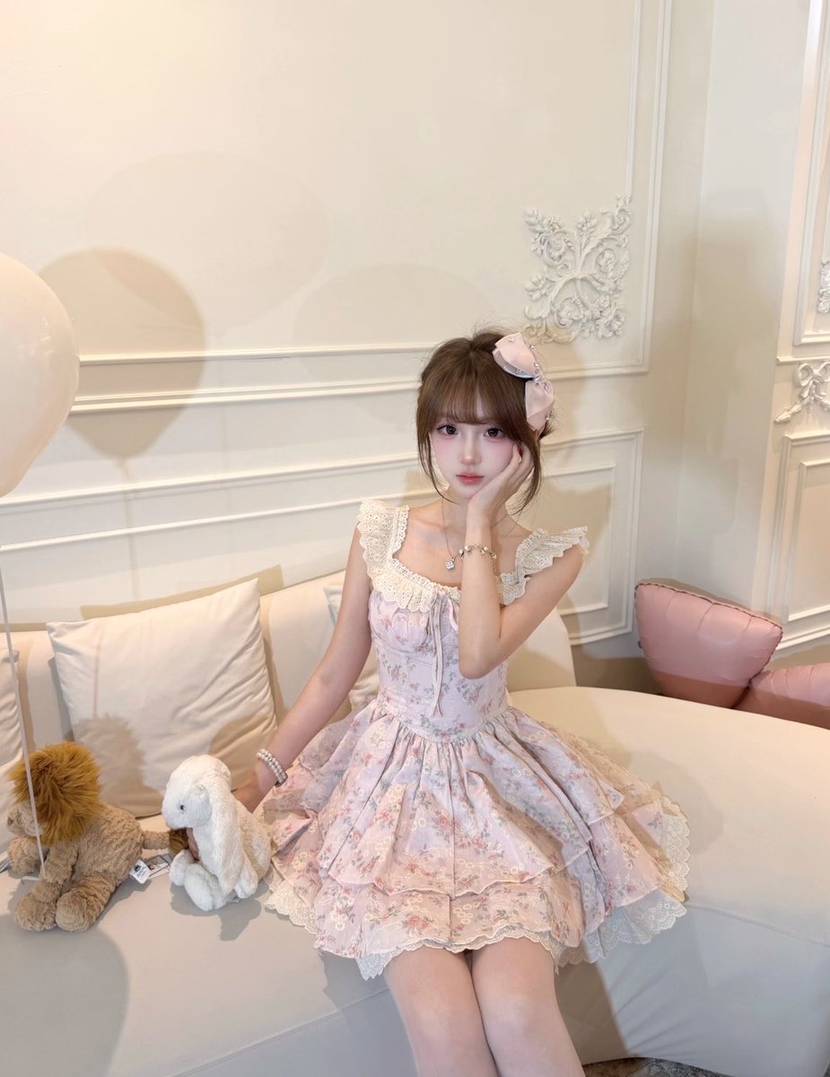 caroline84fl5's tweet photo. 返校啦 ！现在一个人在宿舍

还有男生吗？   

初一的少女 懂的来！
 
                                                                                                                                            我想发照片😍直接发！！！ https://t.co/nKFSDYtokW