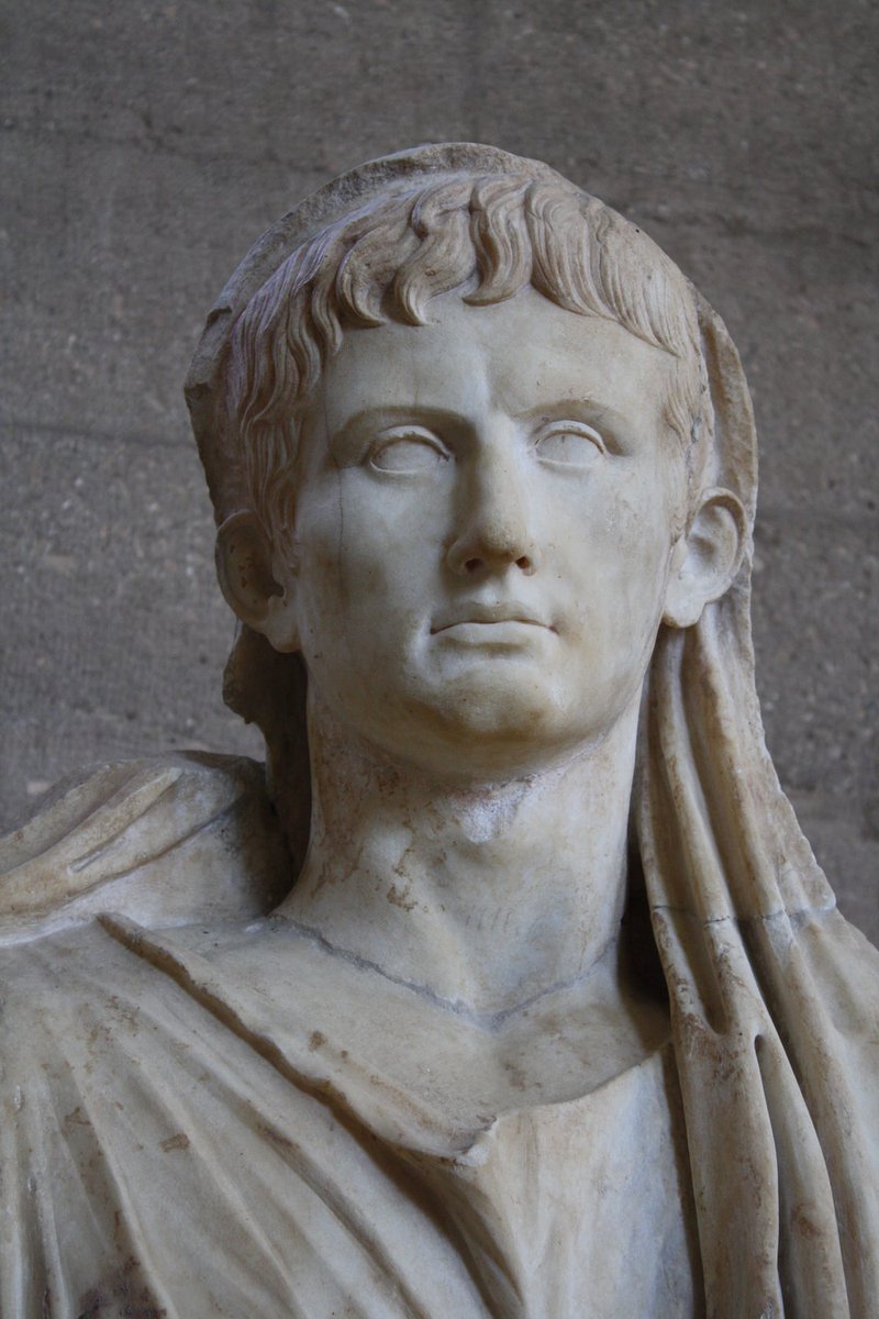 HistoryDailyyy's tweet photo. "If you want rainbow, you have to deal with the rain." 

*- Augustus https://t.co/rihraPAqbw