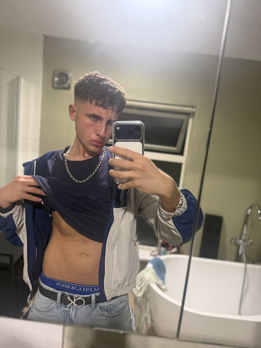 lucasjacksson's tweet photo. who’s taking them off? 😈
#gay20 #bi #ukchav #gay #gaynottingham #straightbait #mlm #gaymanchester #onlyfans #twink #britishlad #uktwink #vers #bottom https://t.co/2RUwtvQByS