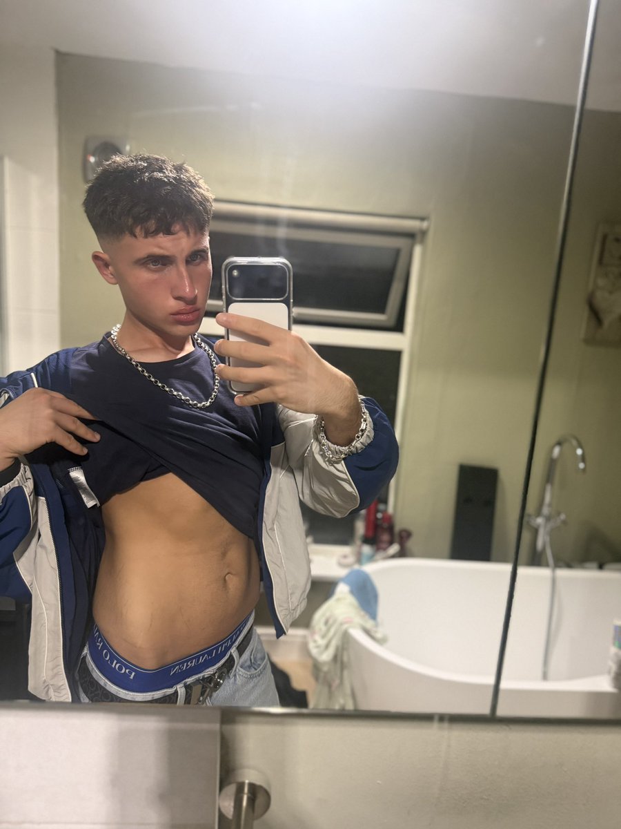 lucasjacksson's tweet photo. who’s taking them off? 😈
#gay20 #bi #ukchav #gay #gaynottingham #straightbait #mlm #gaymanchester #onlyfans #twink #britishlad #uktwink #vers #bottom https://t.co/2RUwtvQByS