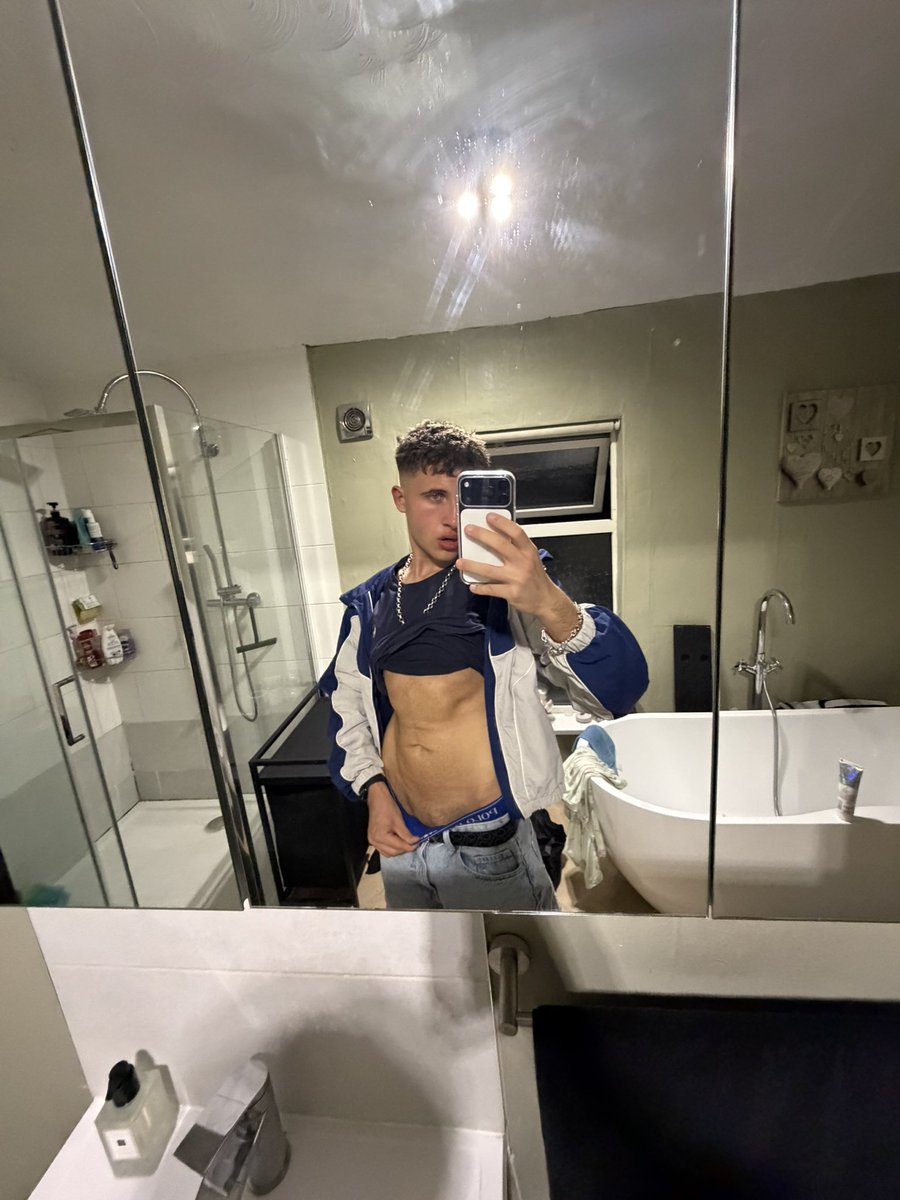 lucasjacksson's tweet photo. who’s taking them off? 😈
#gay20 #bi #ukchav #gay #gaynottingham #straightbait #mlm #gaymanchester #onlyfans #twink #britishlad #uktwink #vers #bottom https://t.co/2RUwtvQByS