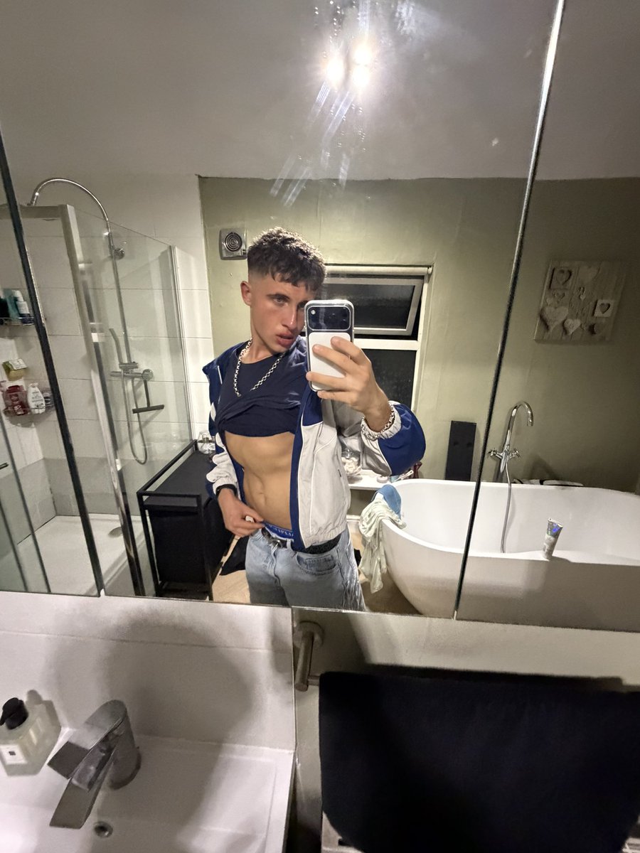lucasjacksson's tweet photo. who’s taking them off? 😈
#gay20 #bi #ukchav #gay #gaynottingham #straightbait #mlm #gaymanchester #onlyfans #twink #britishlad #uktwink #vers #bottom https://t.co/2RUwtvQByS