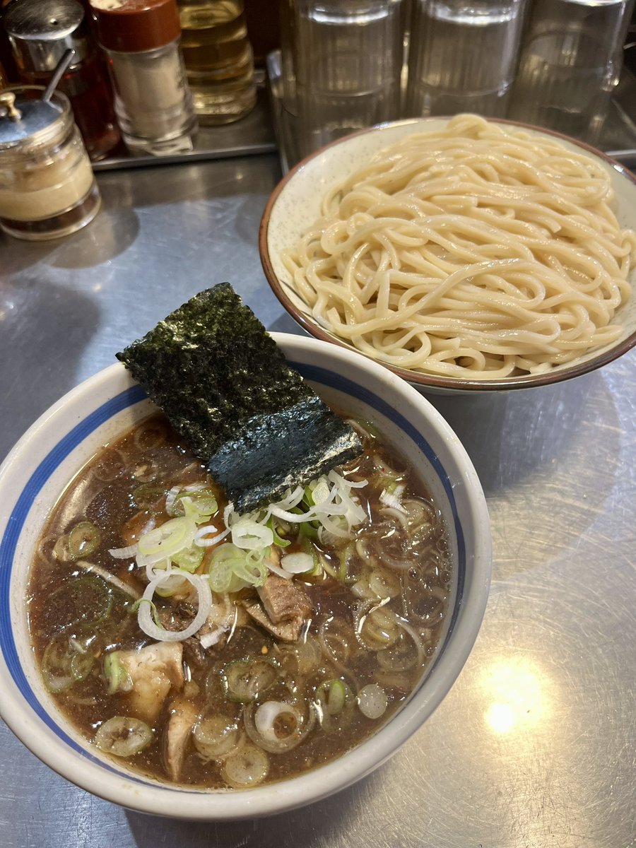 mtsmtmt's tweet photo. 東京で食べたもの https://t.co/CG3cHvy0S4