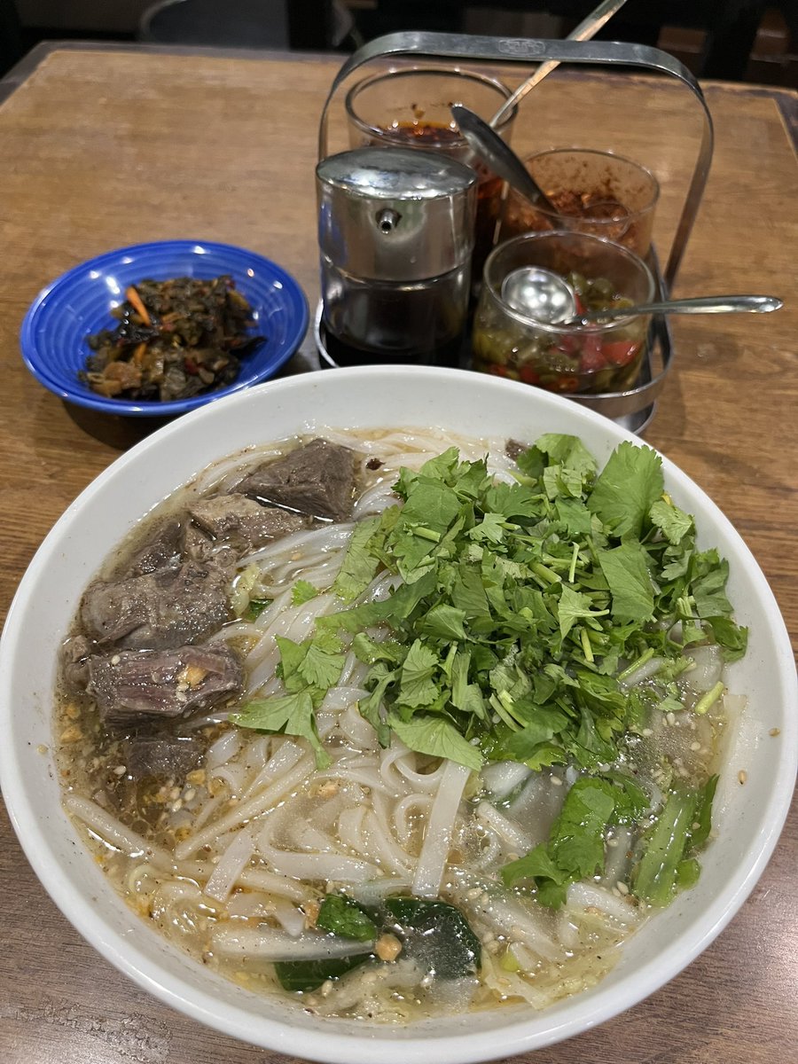mtsmtmt's tweet photo. 東京で食べたもの https://t.co/CG3cHvy0S4